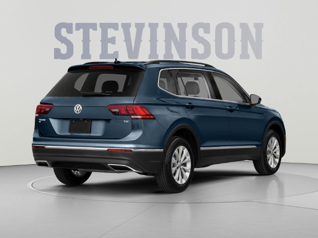Used 2020 Volkswagen Tiguan SEL AWD/4WD image 2