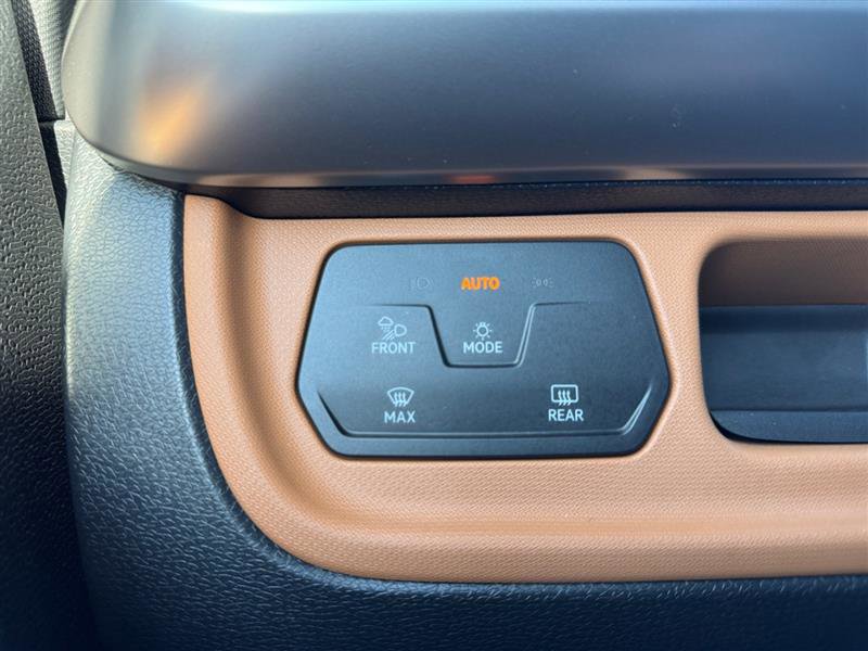 Used 2025 Volkswagen ID. Buzz Pro S image 31