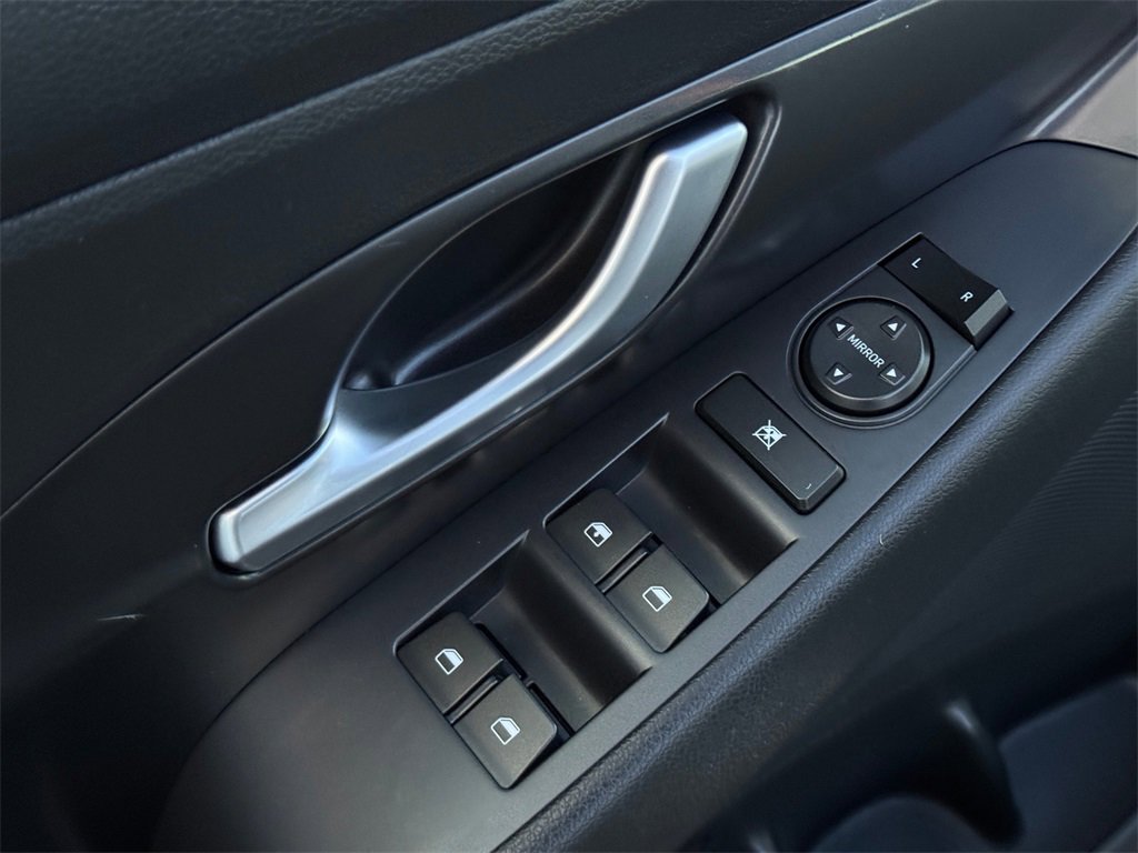 Used 2018 Hyundai Elantra GT image 11