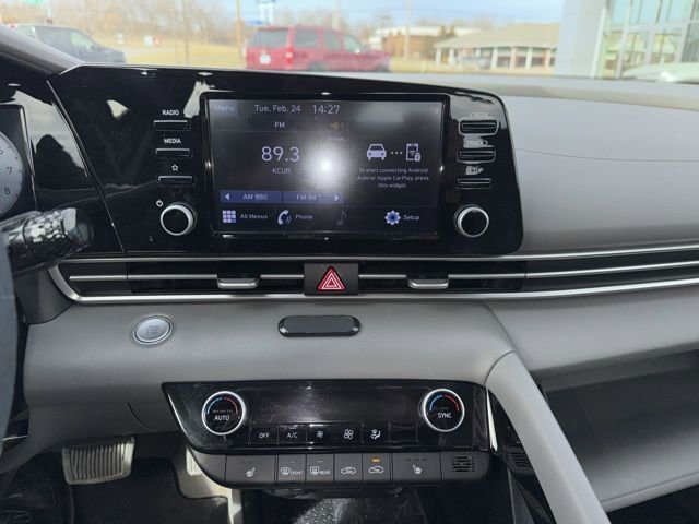 Used 2022 Hyundai Elantra SEL w/ Convenience Package image 39