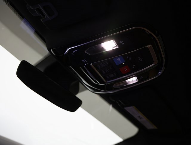 Used 2023 Jeep Grand Cherokee Summit w/ Luxury Tech Group V image 22