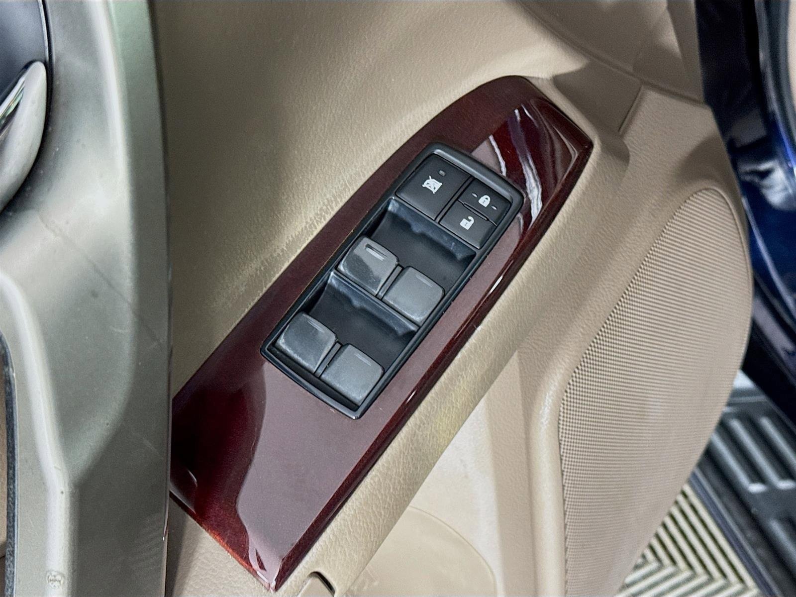 Used 2017 Lexus GX 460 Premium w/ Premium Package image 20