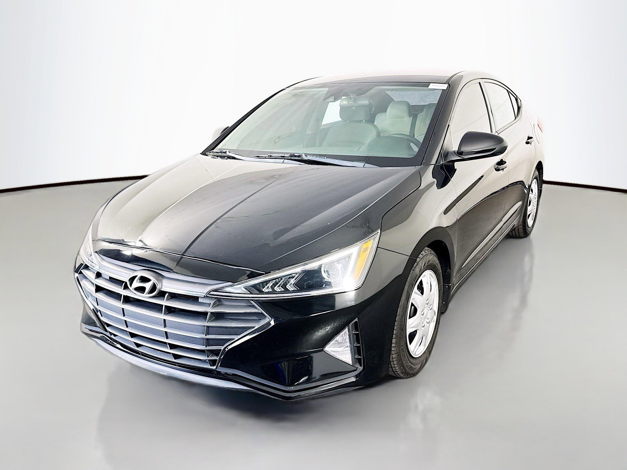 Used 2020 Hyundai Elantra SE FWD image 4