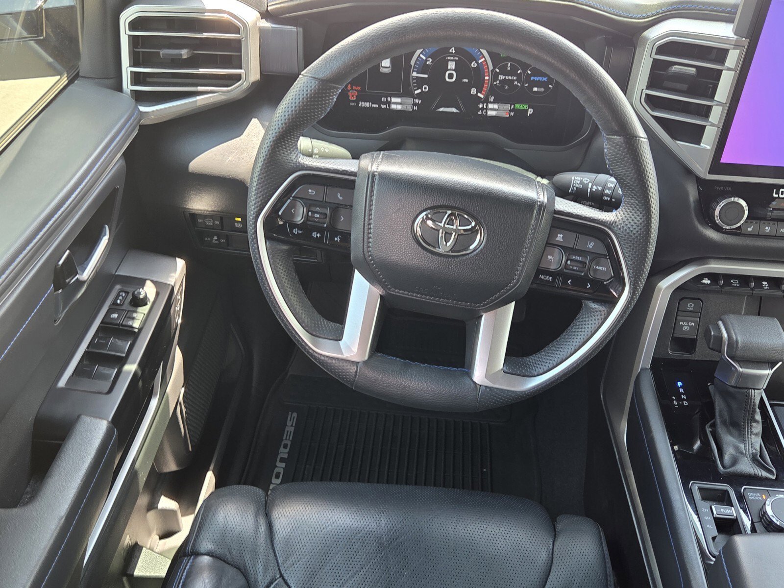 Certified 2025 Toyota Sequoia Platinum AWD/4WD image 7