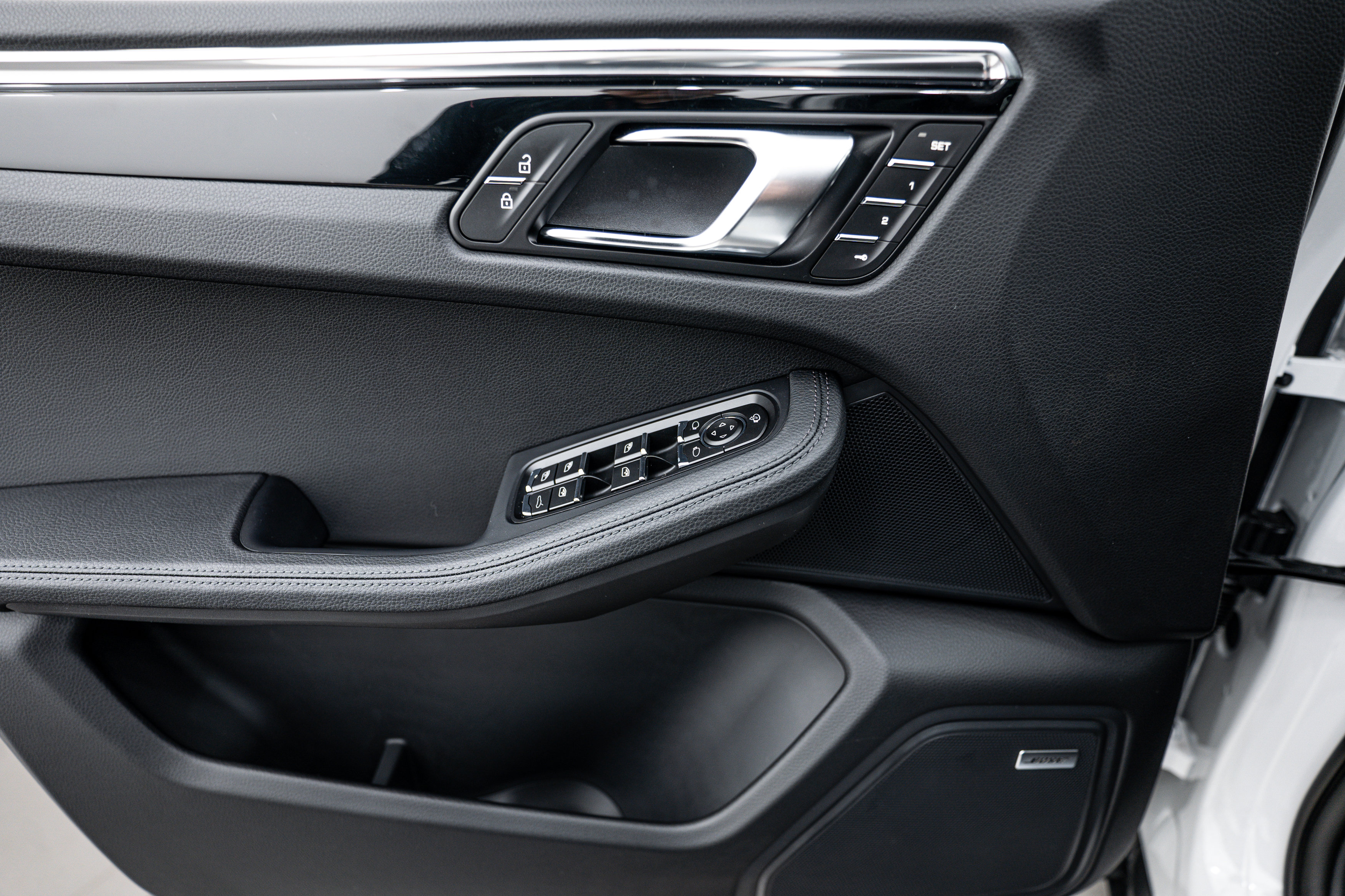 New 2026 Porsche Macan image 17