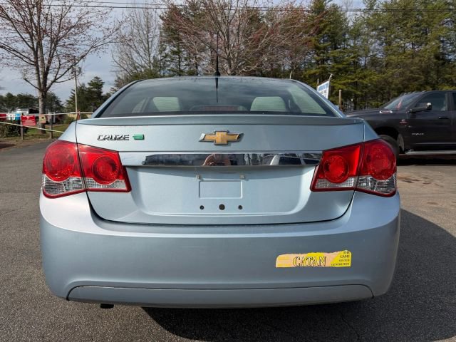Used 2011 Chevrolet Cruze Eco image 4