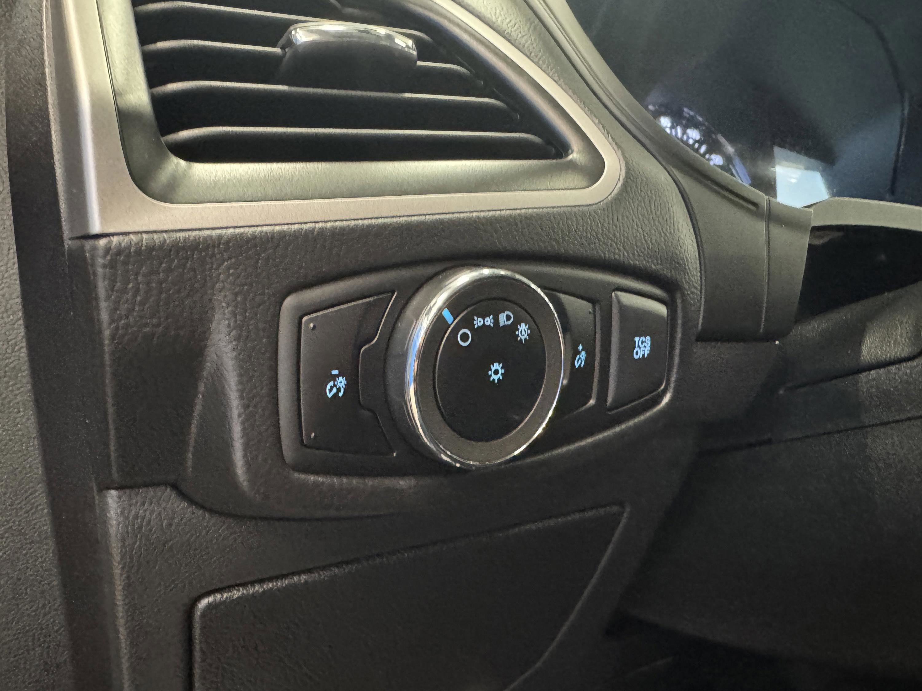 Used 2024 Ford Edge SEL image 18