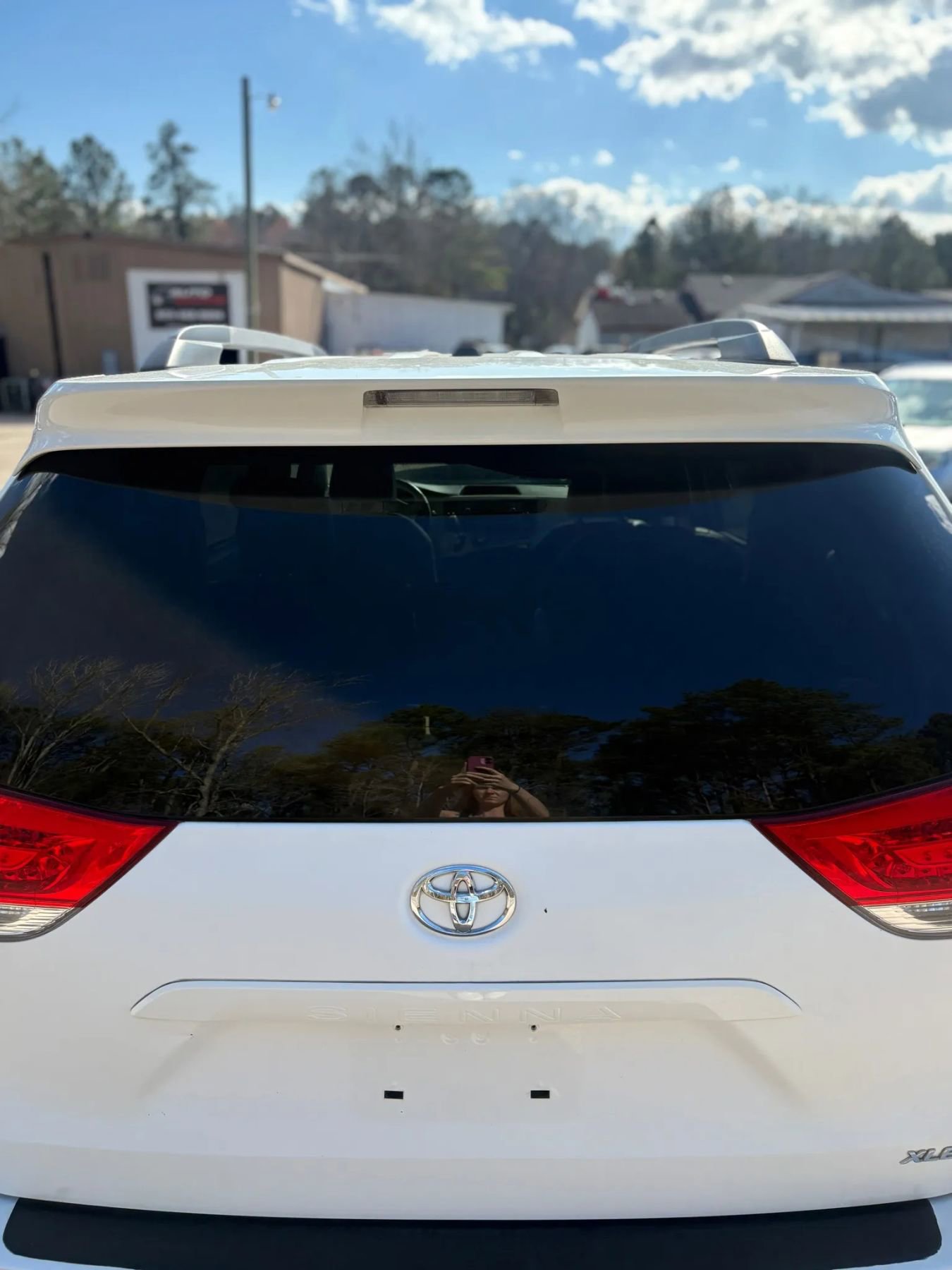 Used 2011 Toyota Sienna XLE w/ Entertainment Pkg image 5