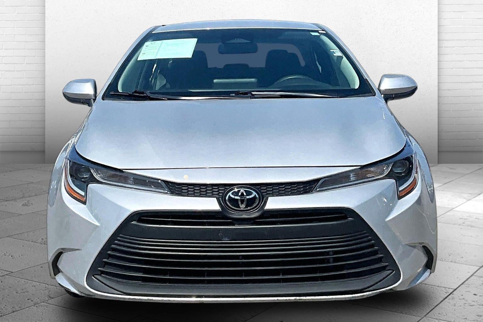 Used 2025 Toyota Corolla LE FWD image 17