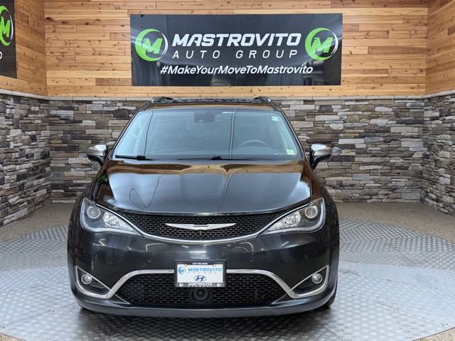 Used 2017 Chrysler Pacifica Limited w/ UConnect Theater Package FWD image 3