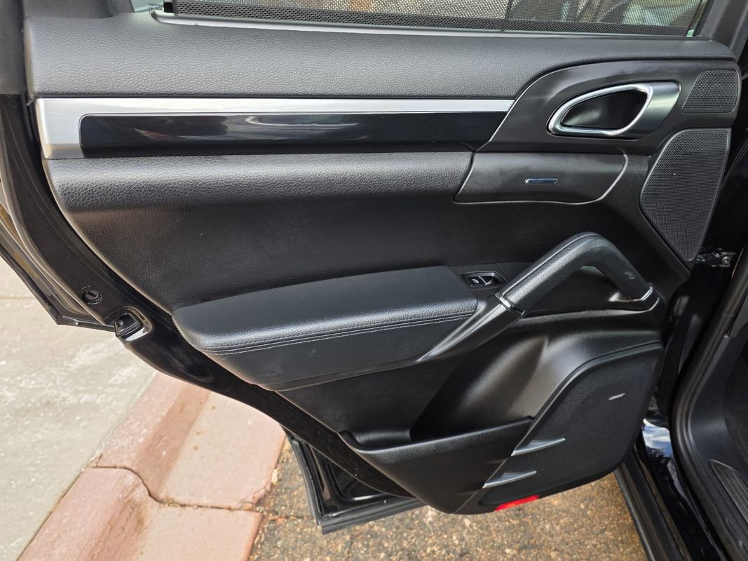 Used 2012 Porsche Cayenne S image 24