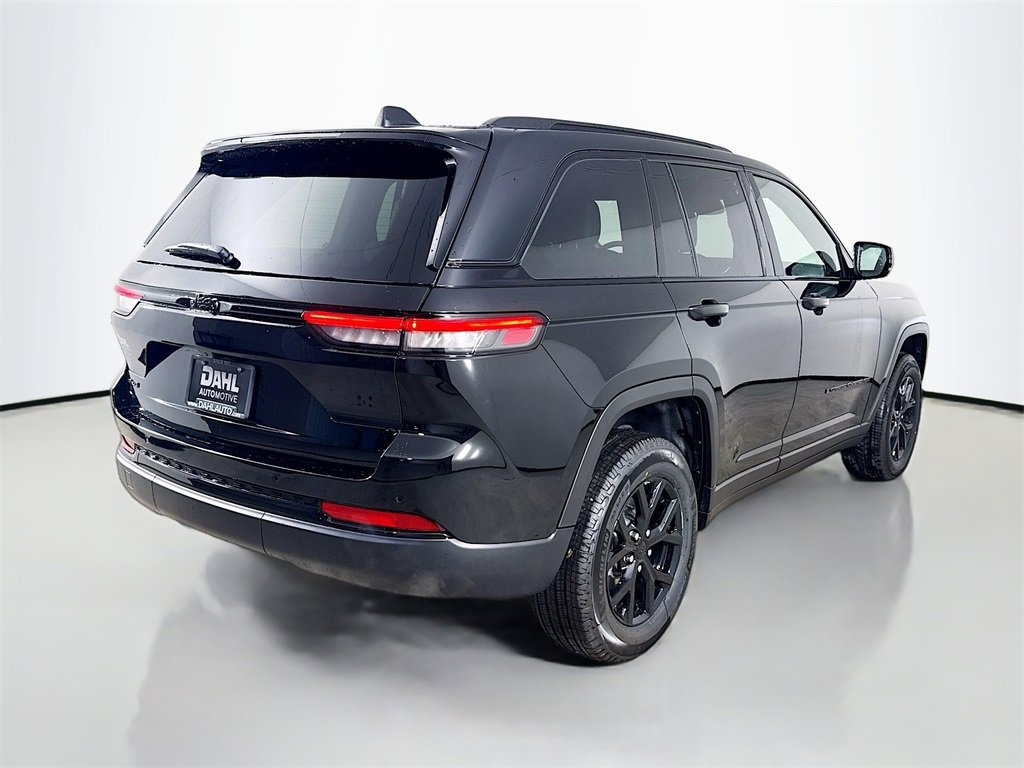 New 2025 Jeep Grand Cherokee Altitude image 7