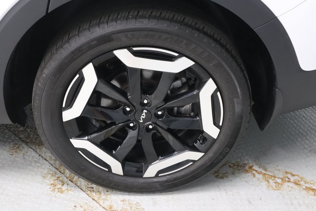 Used 2024 Kia Telluride EX w/ EX Captain's Chair Package AWD/4WD image 19
