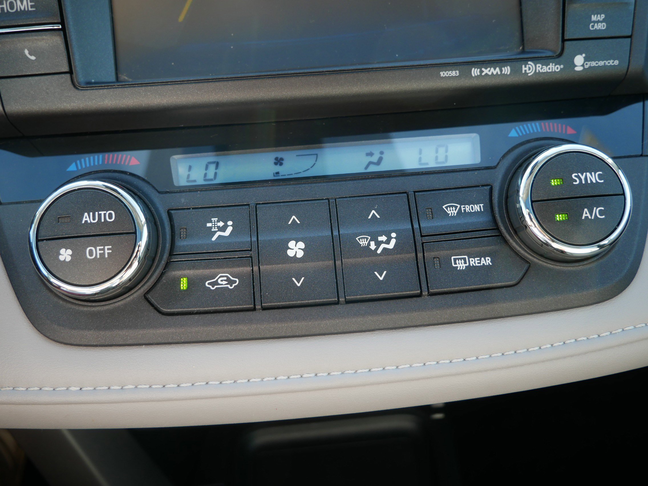 Used 2018 Toyota RAV4 Limited image 32