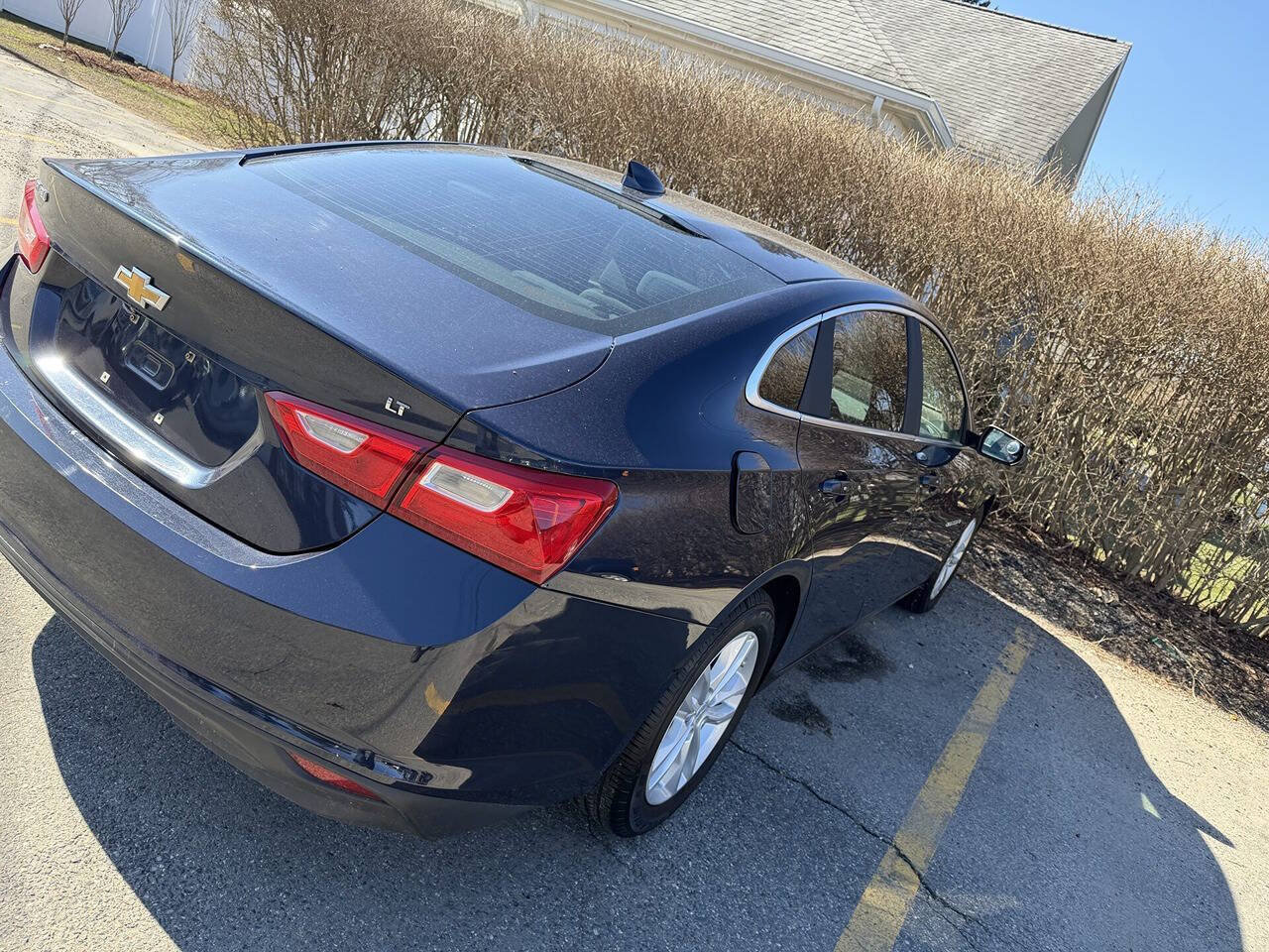 Used 2016 Chevrolet Malibu LT FWD image 4