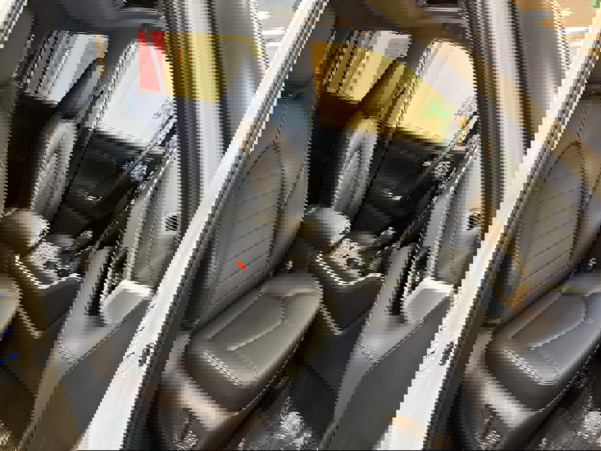 Used 2022 Toyota Highlander XLE image 17