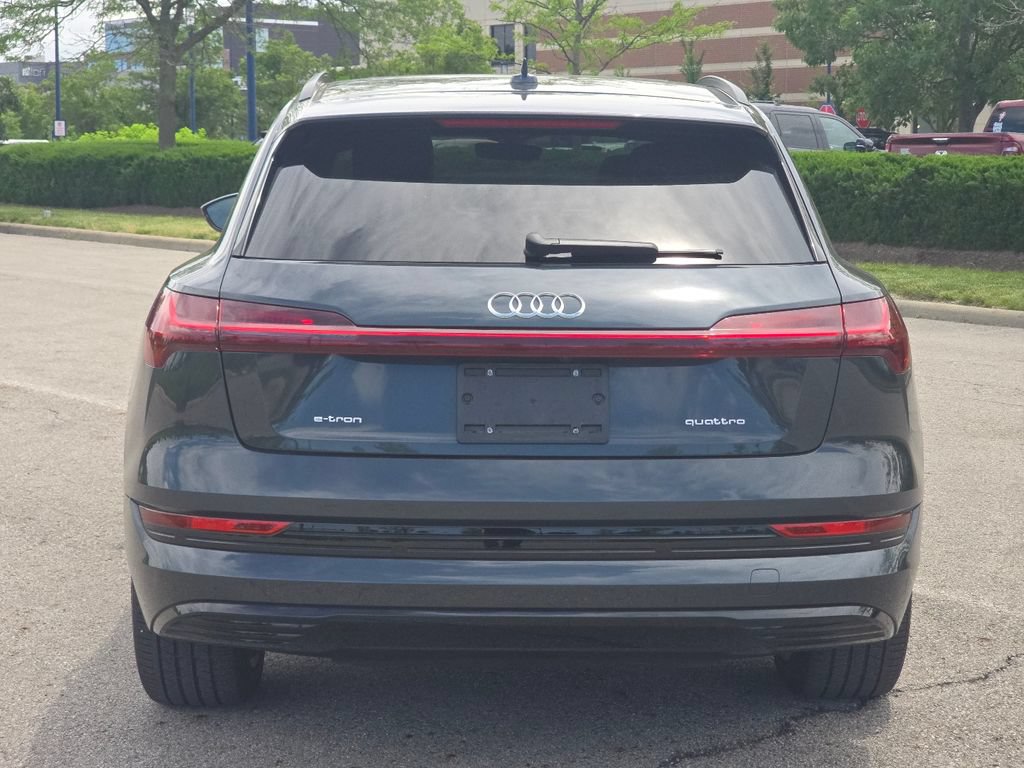 Used 2023 Audi e-tron Premium Plus w/ Premium Plus Package AWD/4WD image 16