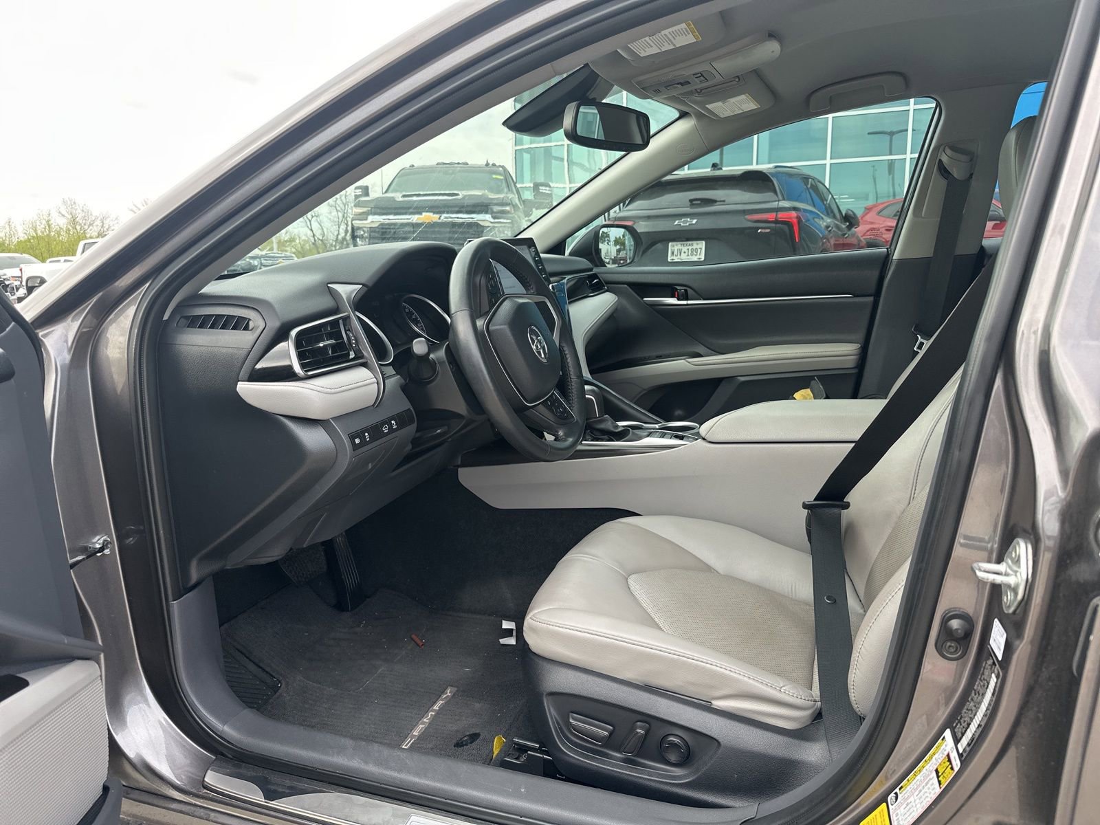 Used 2024 Toyota Camry XLE image 7