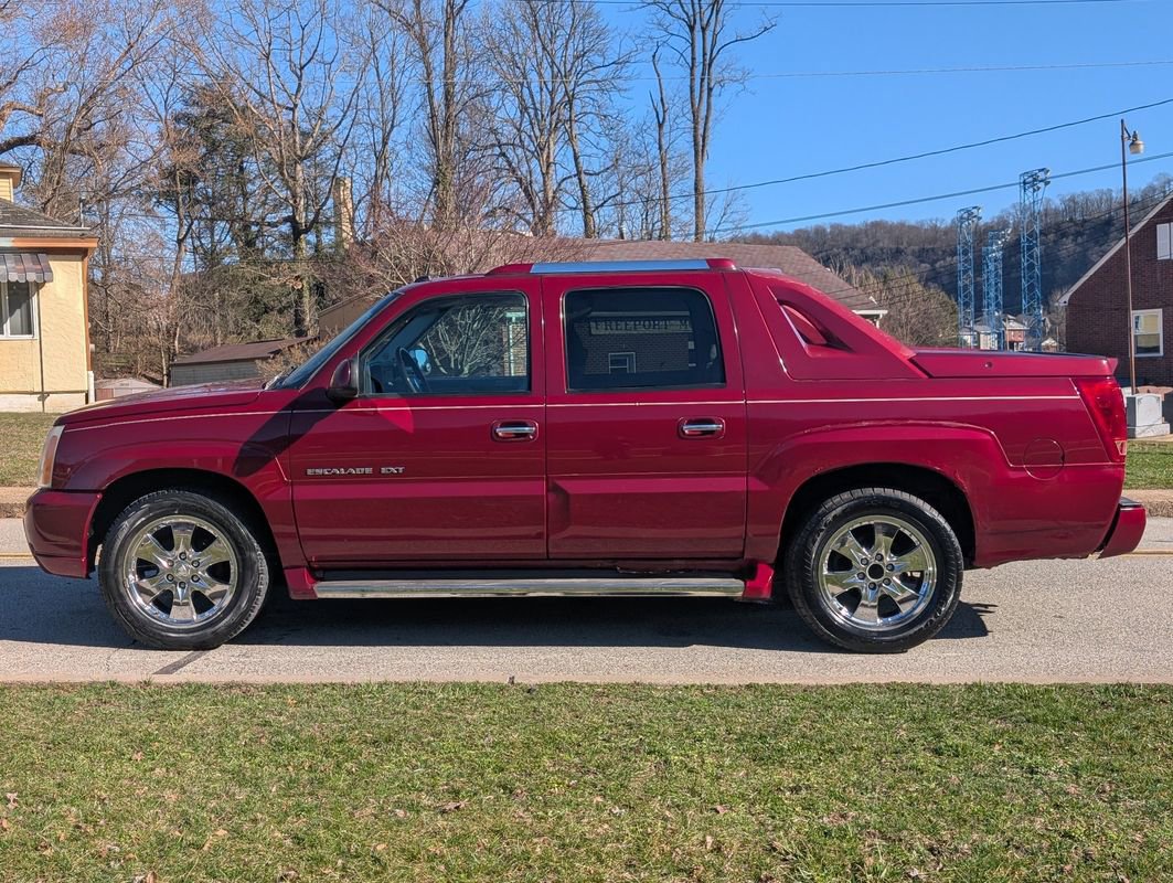 Used 2005 Cadillac Escalade EXT image 7
