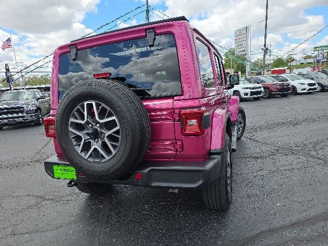 Used 2024 Jeep Wrangler Unlimited Sahara w/ Technology Group AWD/4WD image 8