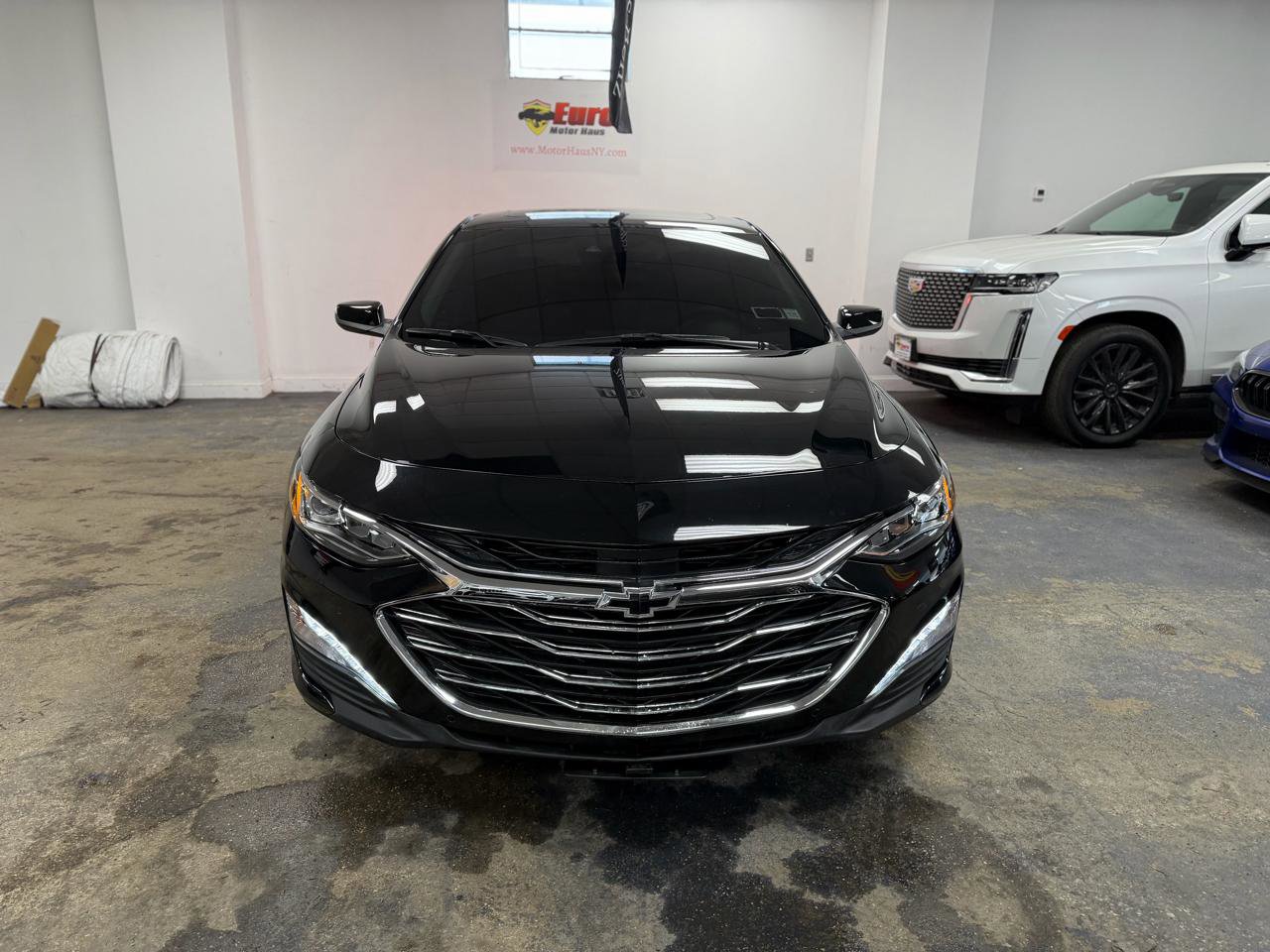 Used 2019 Chevrolet Malibu Premier w/ Sun and Wheel Package image 2
