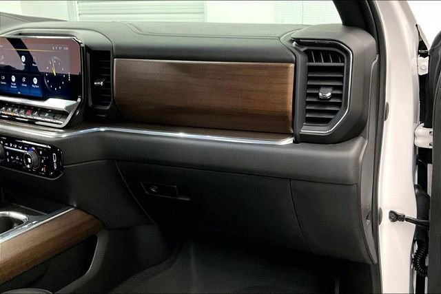 Used 2022 Chevrolet Silverado 1500 High Country w/ High Country Premium Package image 17