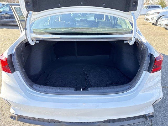 Used 2023 Kia Forte LXS w/ LXS Technology Package image 12