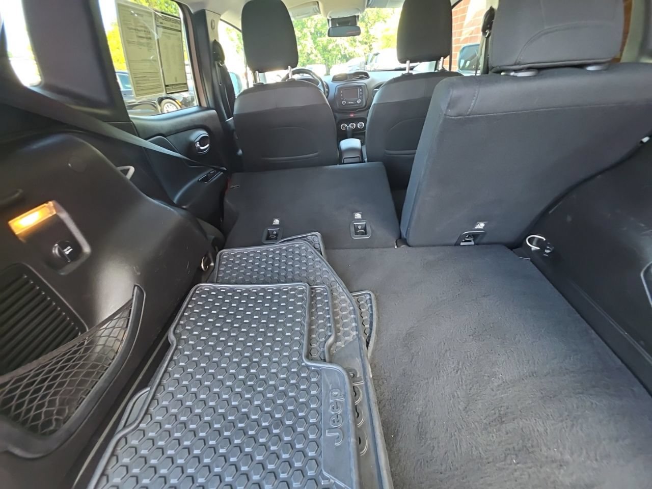 Used 2016 Jeep Renegade Trailhawk AWD/4WD image 18