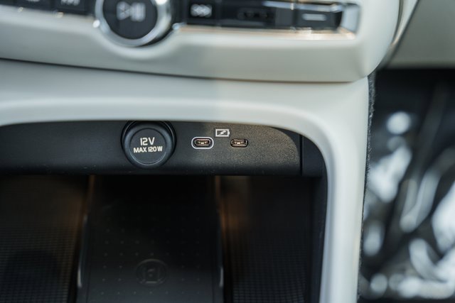 New 2026 Volvo XC40 B5 Plus w/ Protection Package Premier image 24