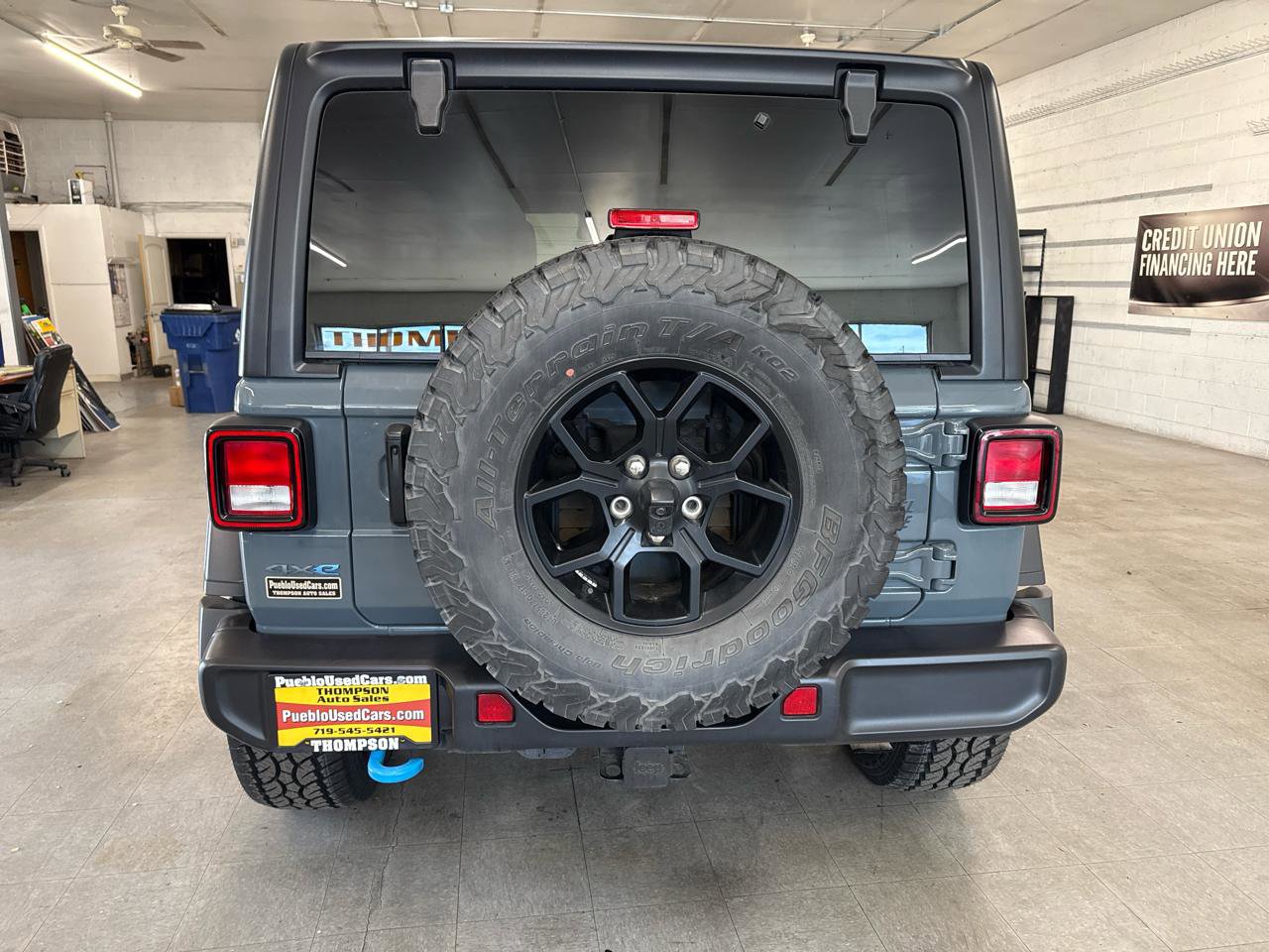 Used 2024 Jeep Wrangler Unlimited image 3