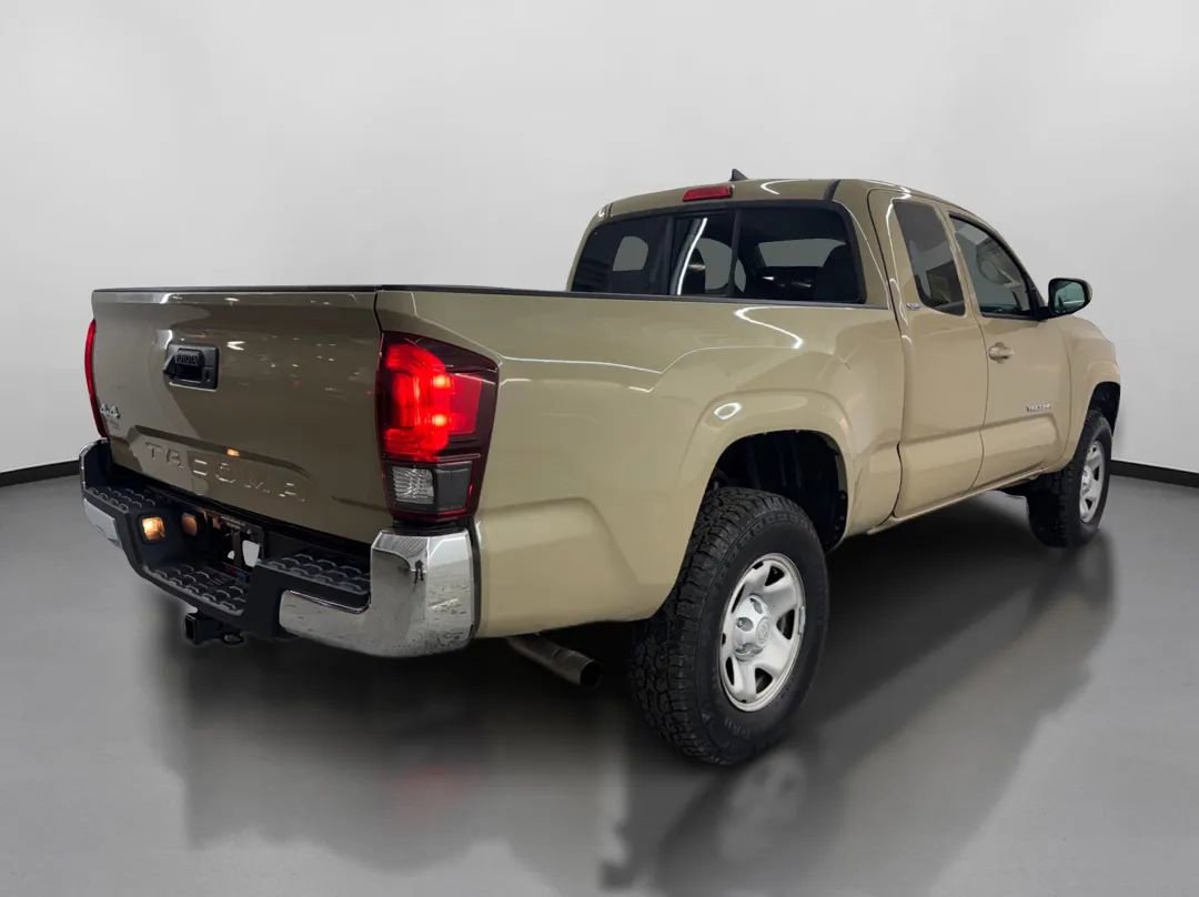 Used 2018 Toyota Tacoma SR5 AWD/4WD image 10
