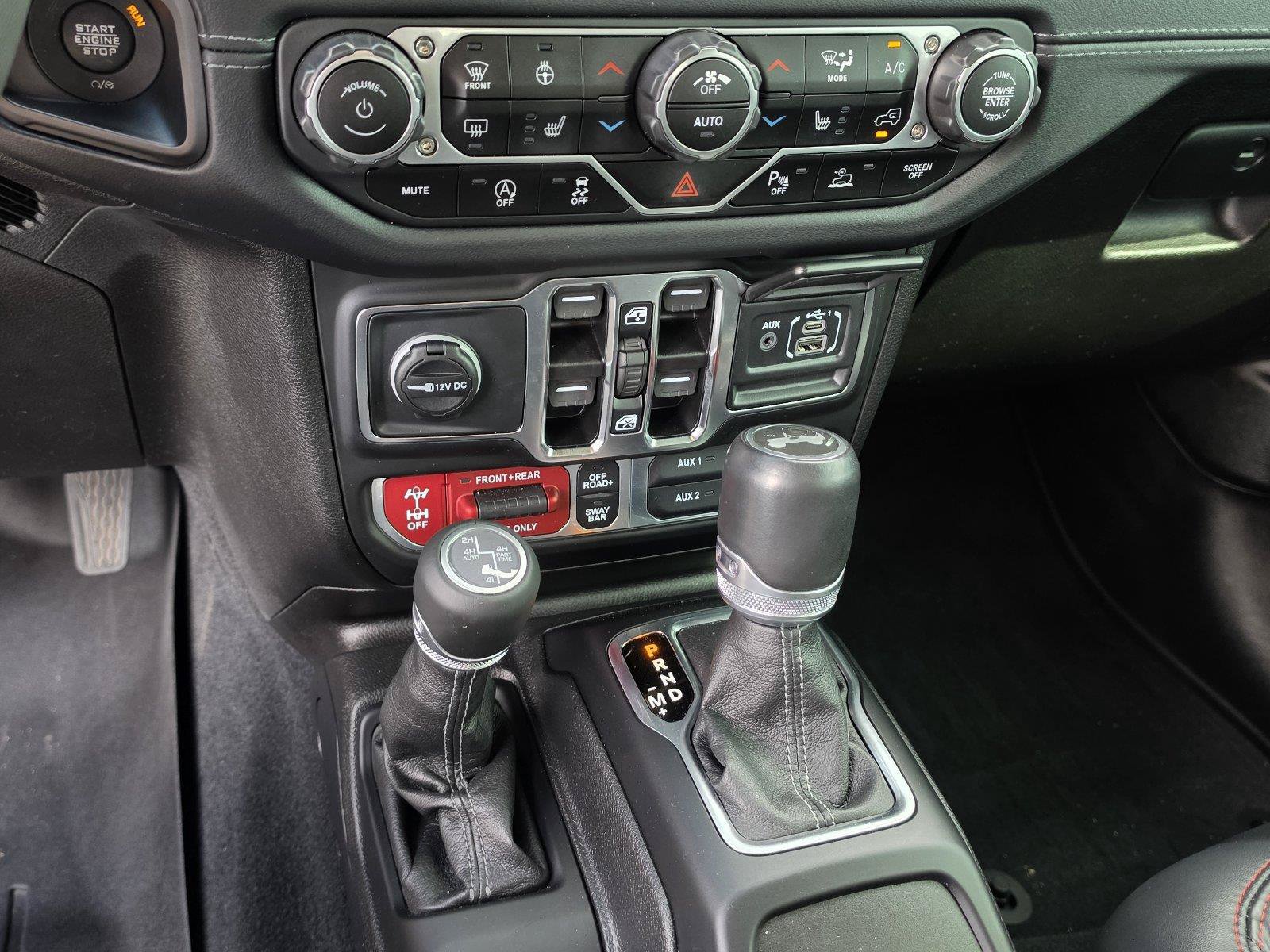 Used 2024 Jeep Wrangler Unlimited Rubicon AWD/4WD image 14