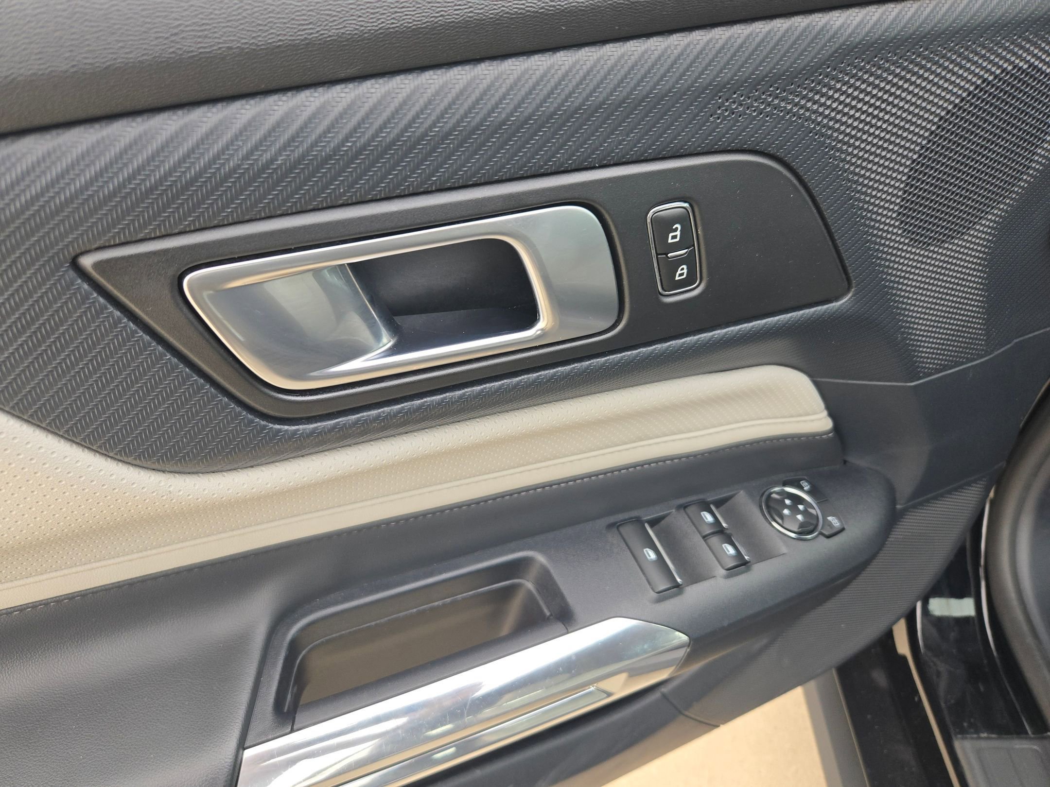 Used 2024 Ford Mustang Premium RWD image 12