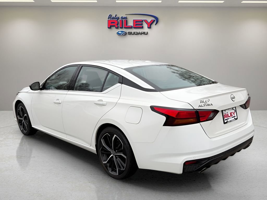Used 2025 Nissan Altima 2.5 SR FWD image 3