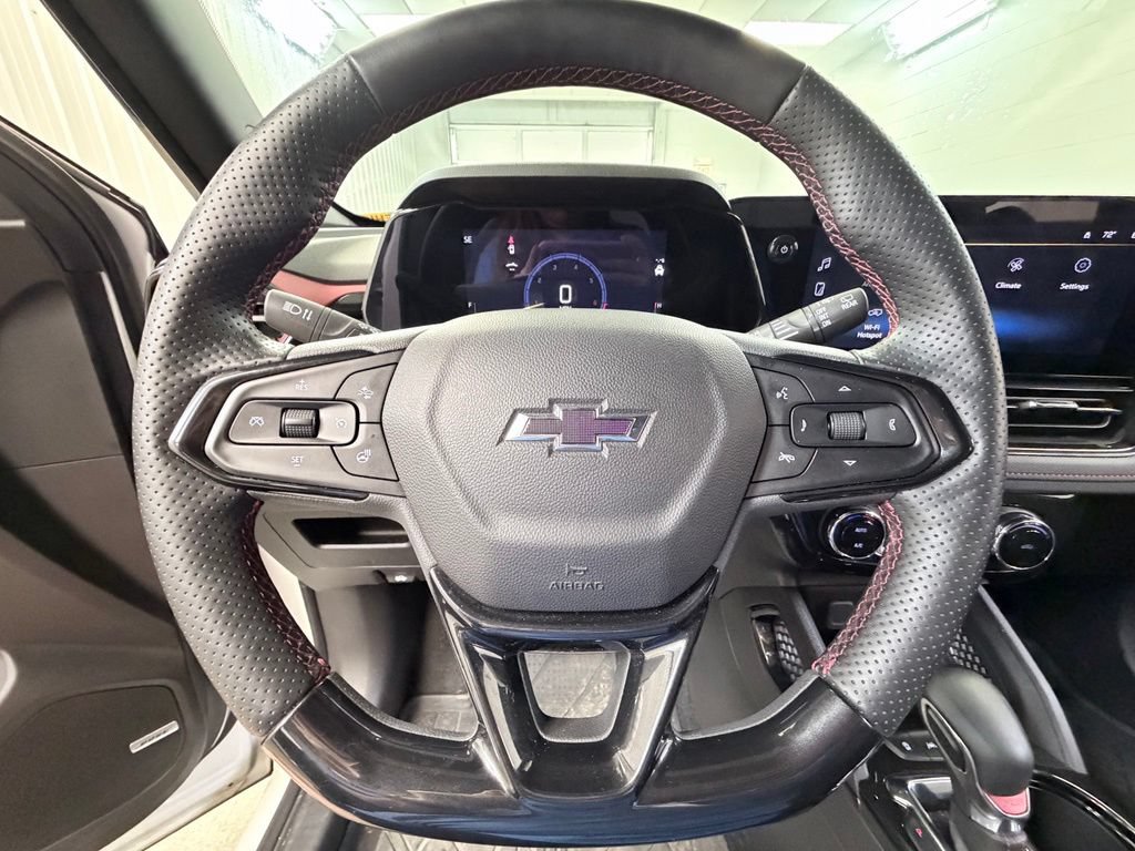 Used 2025 Chevrolet TrailBlazer RS w/ Convenience Package AWD/4WD image 44