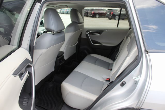Used 2023 Toyota RAV4 Limited image 16