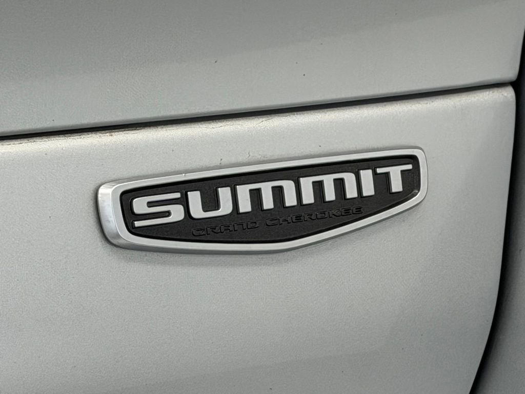 Used 2021 Jeep Grand Cherokee L Summit w/ Advanced Protech Group IV image 9