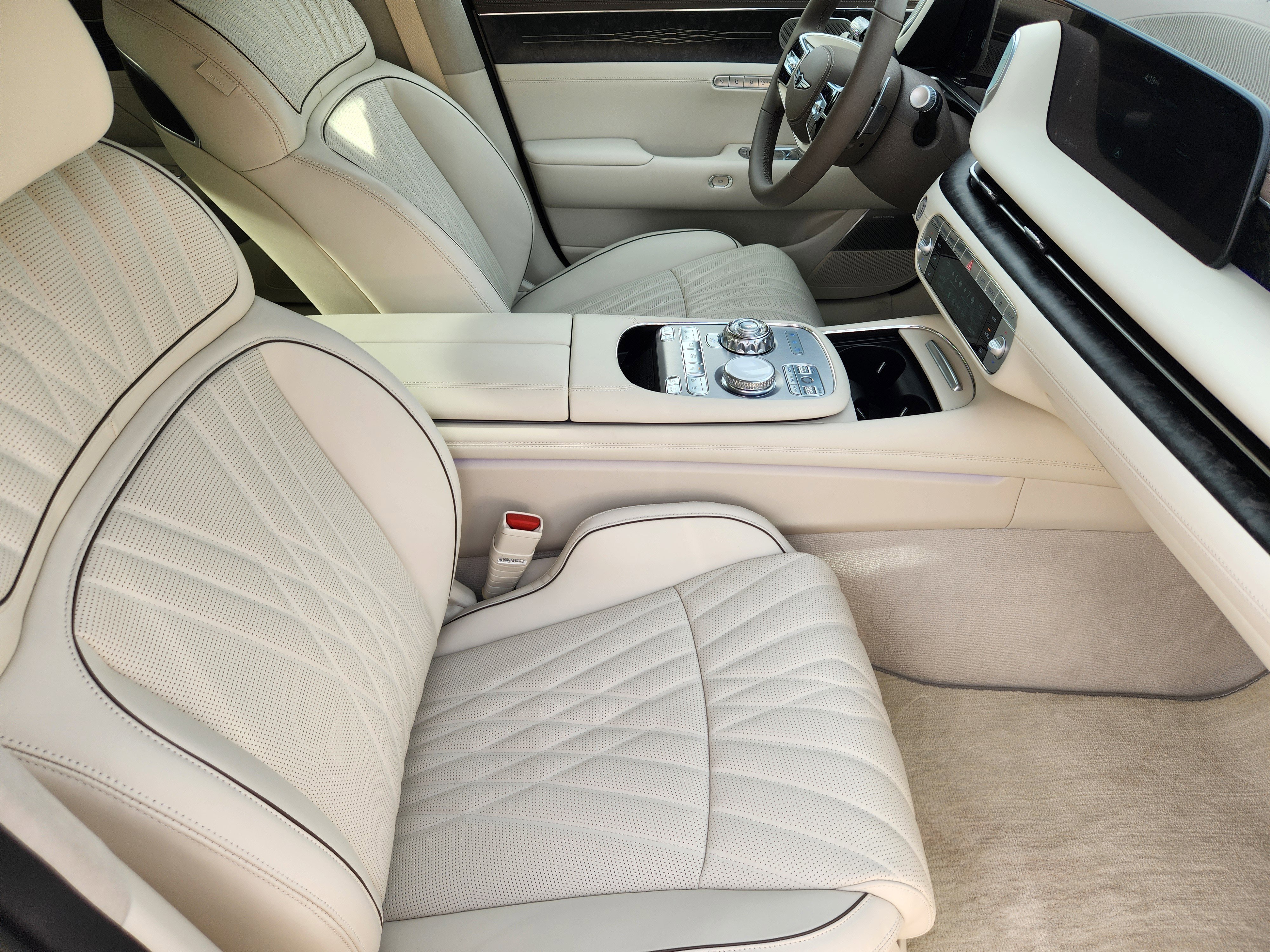 Used 2025 Genesis G90 3.5T image 14