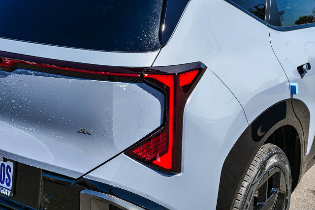 New 2027 Kia Seltos X-Line S w/ X-Line S Premium Package AWD/4WD image 15