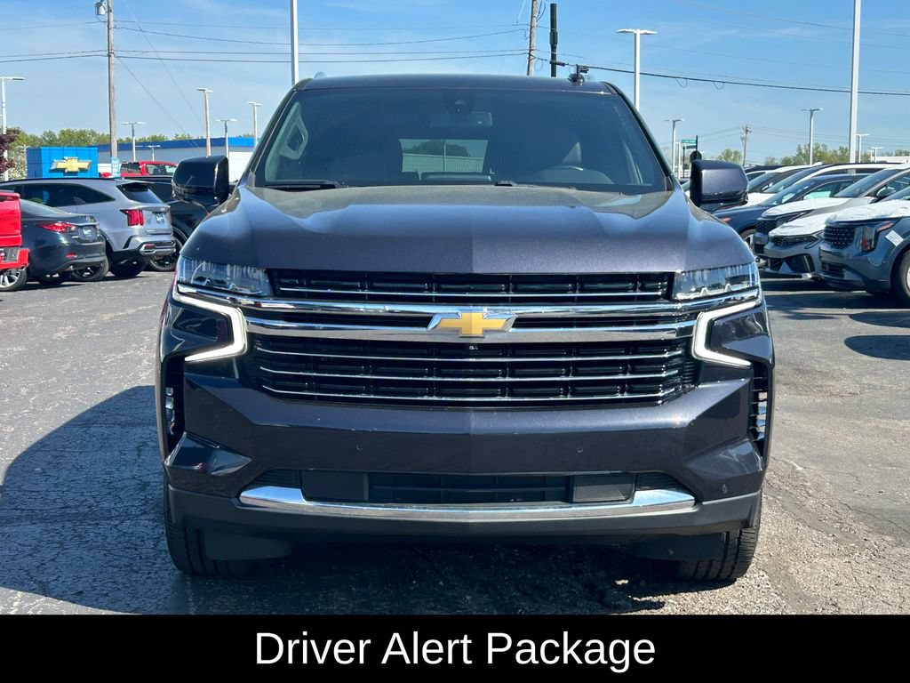 Used 2022 Chevrolet Tahoe LT w/ Luxury Package AWD/4WD image 2