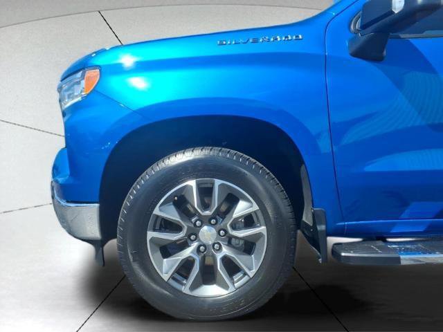 Used 2023 Chevrolet Silverado 1500 LT w/ Safety Package AWD/4WD image 4