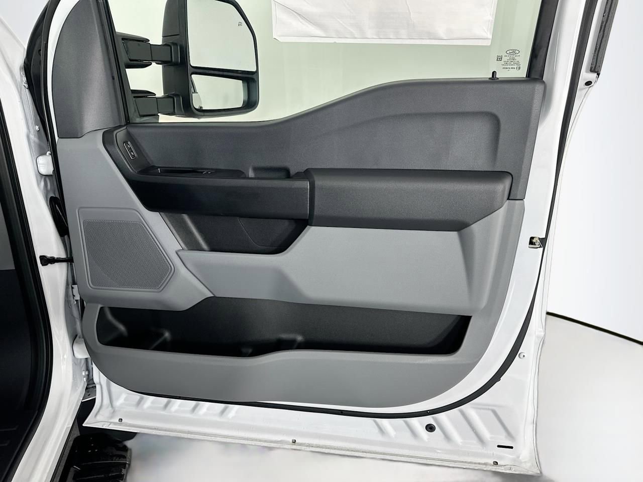 New 2026 Ford F550 4x4 Regular Cab Super Duty image 25