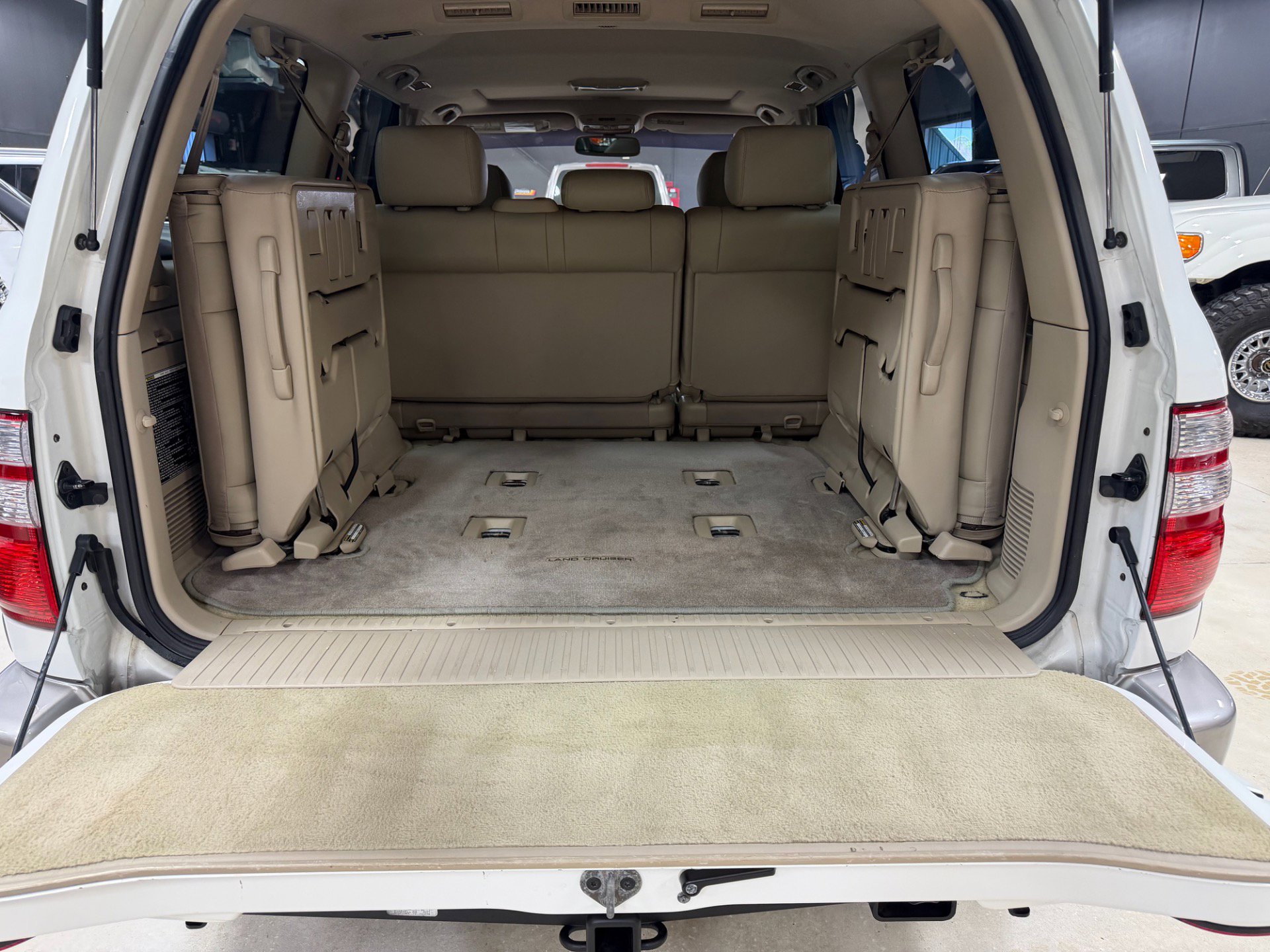 Used 2004 Toyota Land Cruiser image 27