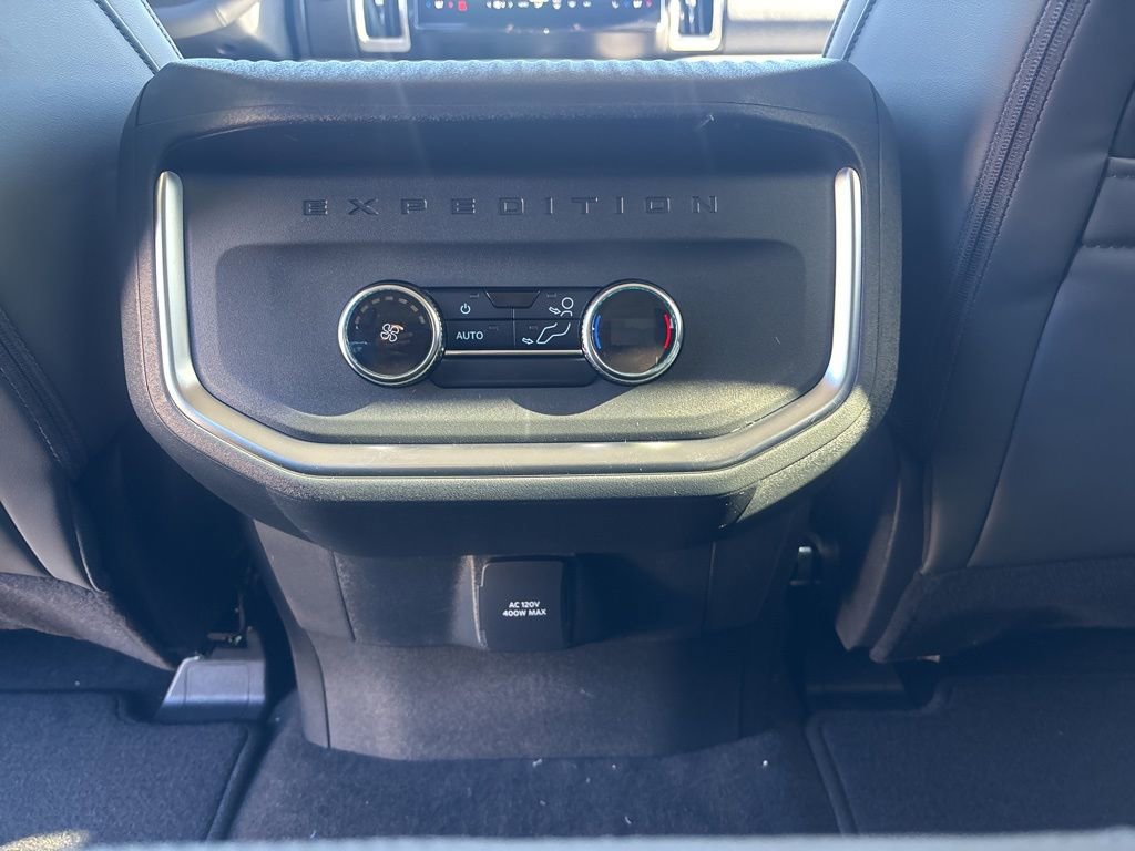 New 2026 Ford Expedition Active image 24
