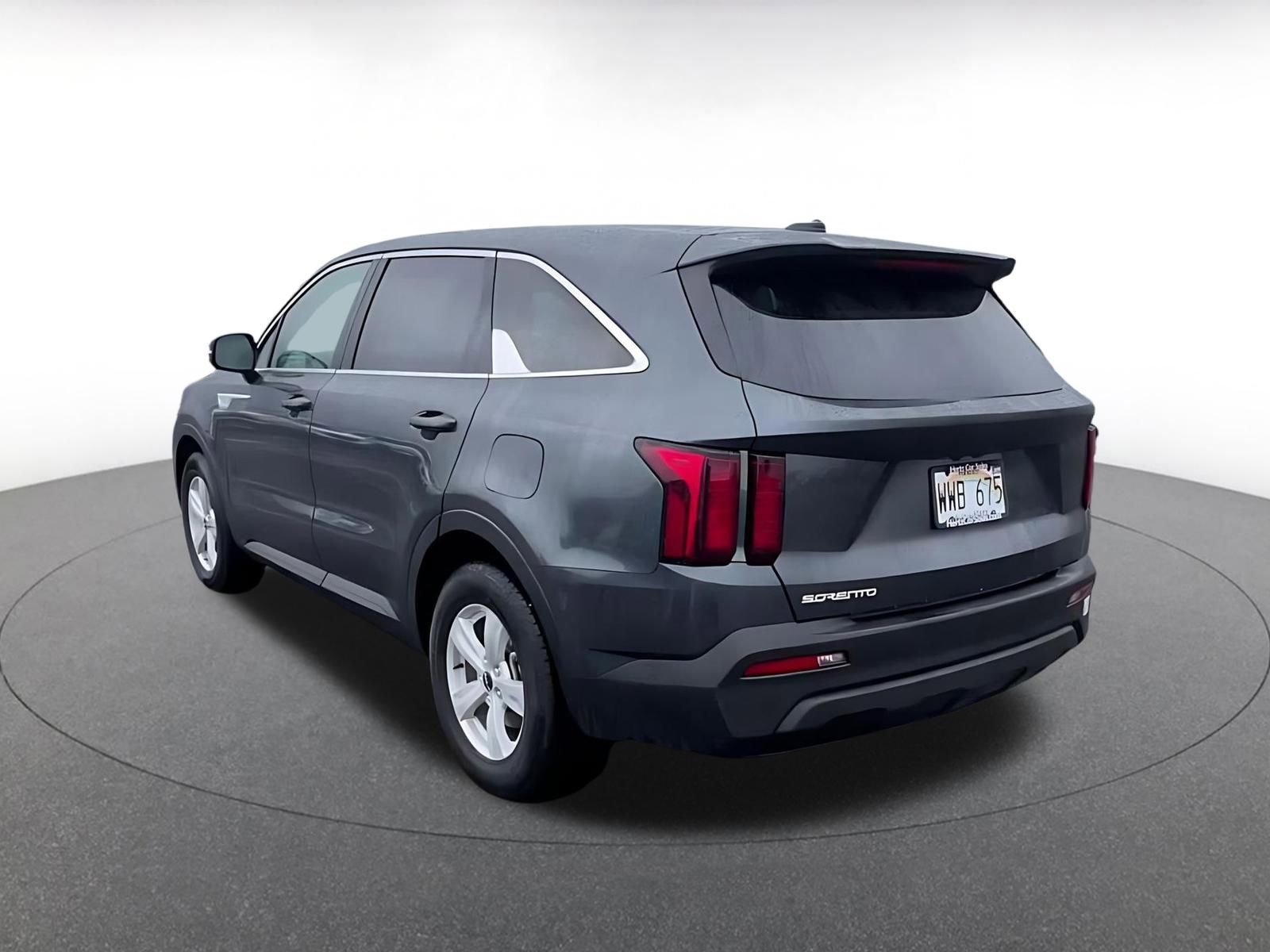 Used 2023 Kia Sorento LX image 11