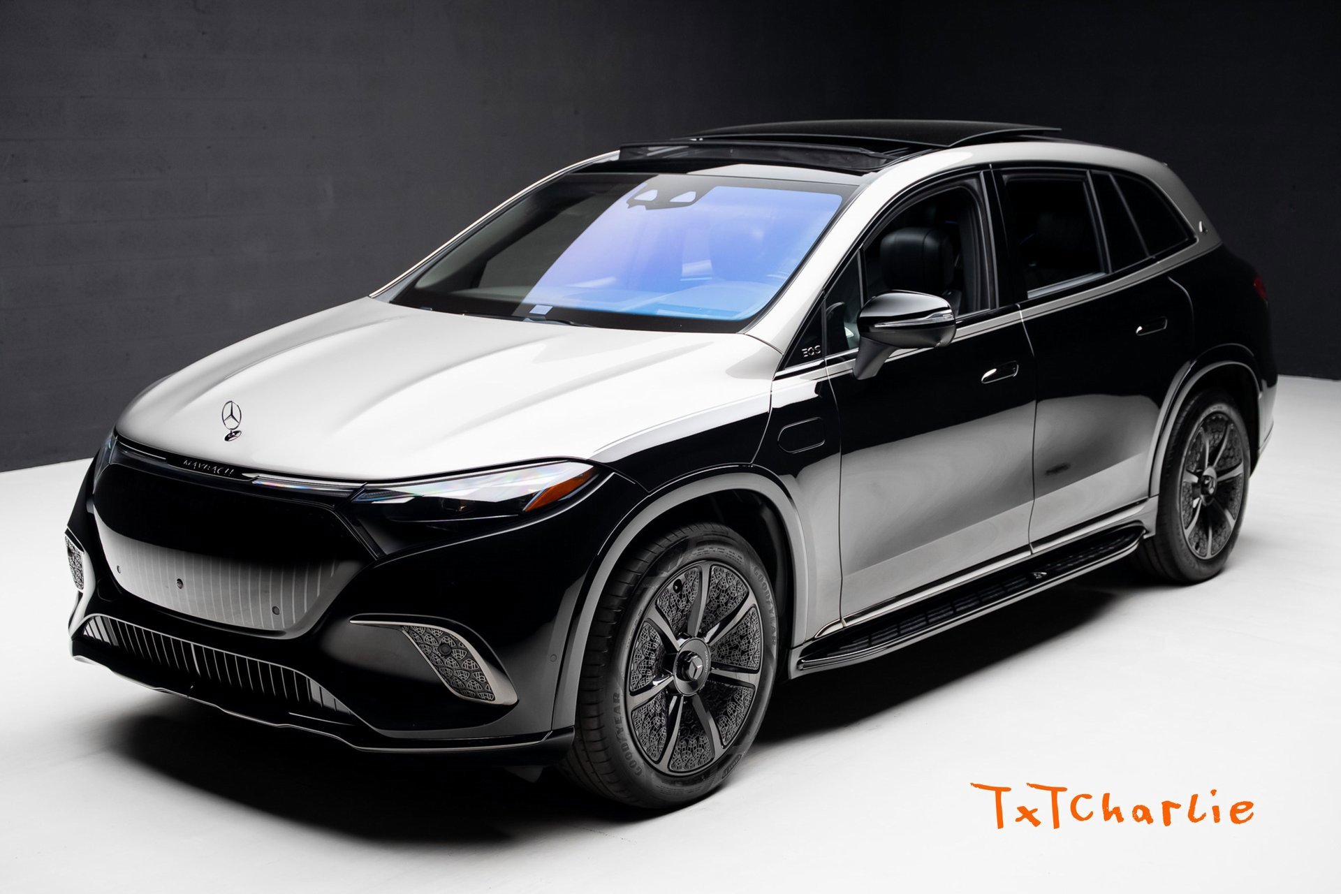 Used 2024 Mercedes-Benz Maybach EQS 680 4MATIC image 1