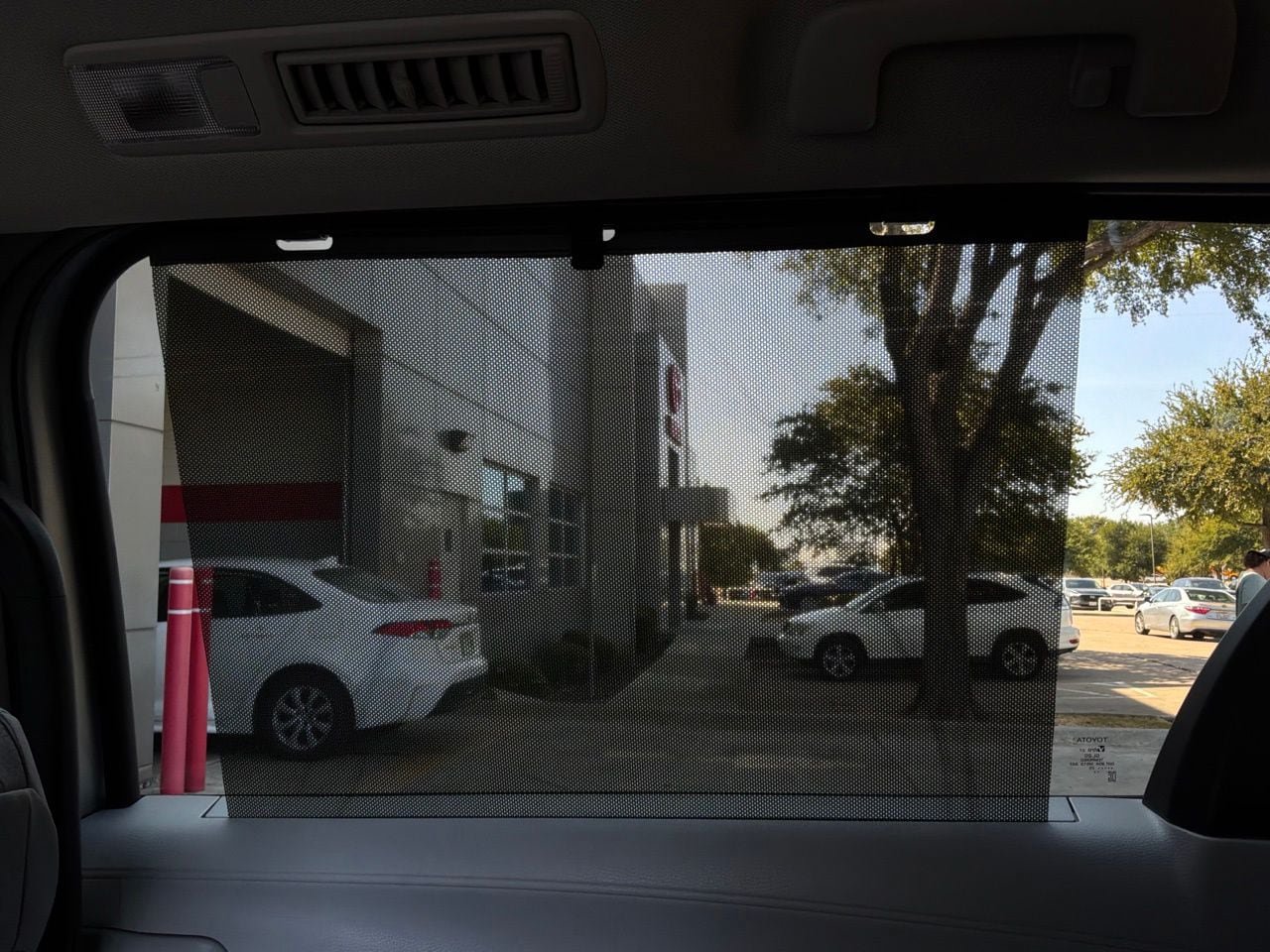 Used 2025 Toyota Sienna XLE FWD image 14
