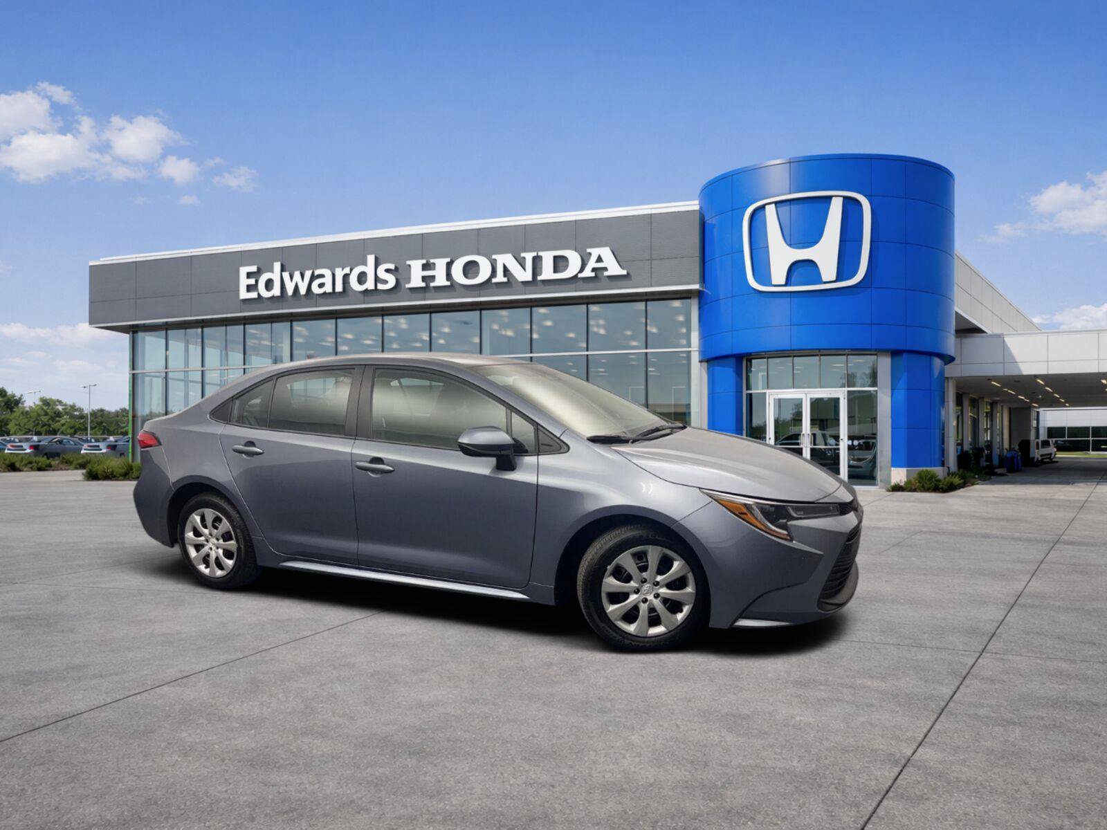 Used 2025 Toyota Corolla LE w/ Convenience Package FWD image 1