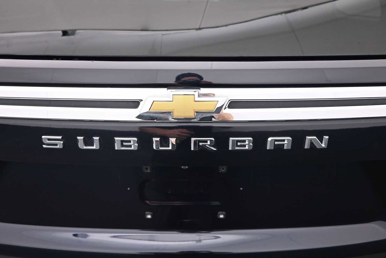 Used 2022 Chevrolet Suburban LS AWD/4WD image 25