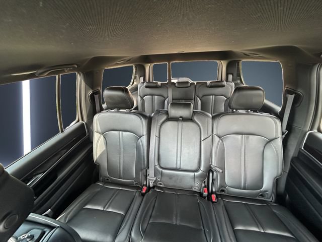 Used 2023 Jeep Wagoneer 4WD image 13